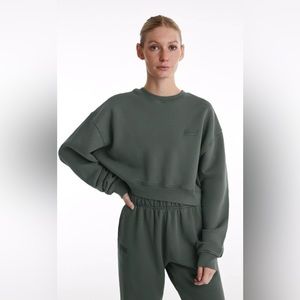 NWOT Set Active Cropped Crewneck